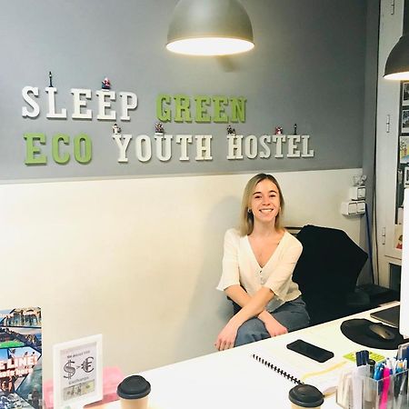 Sleep Green - Certified Eco Youth Hostel Barcellona Esterno foto