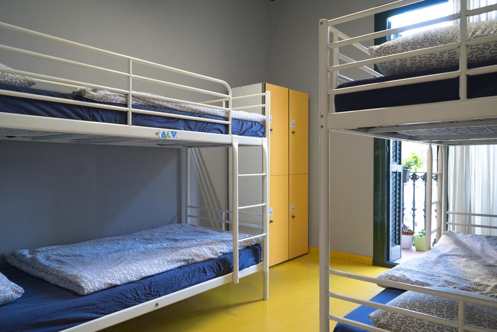 Sleep Green - Certified Eco Youth Hostel Barcellona Esterno foto