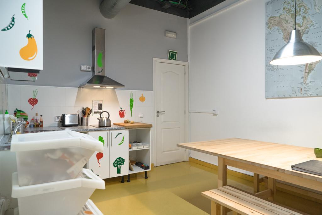 Sleep Green - Certified Eco Youth Hostel Barcellona Esterno foto