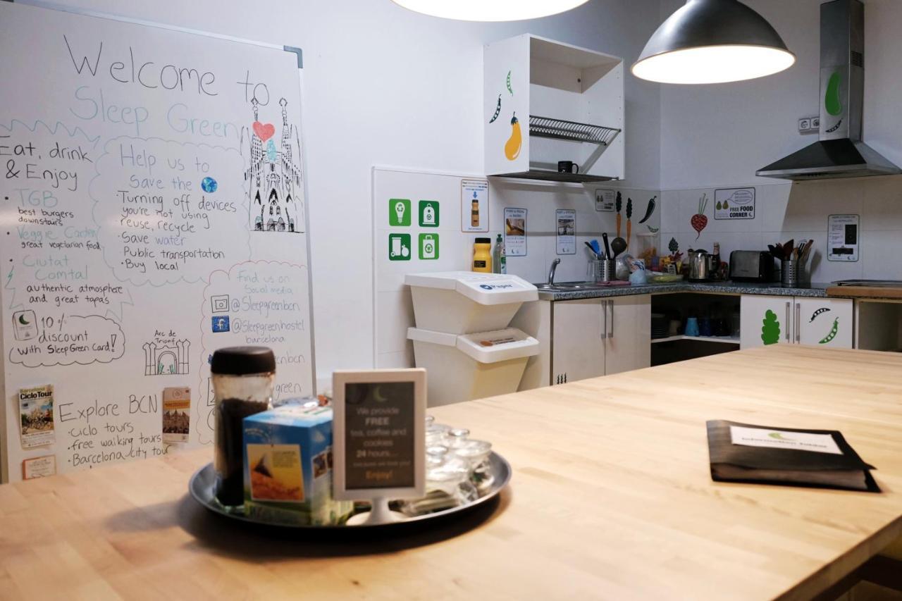 Sleep Green - Certified Eco Youth Hostel Barcellona Esterno foto