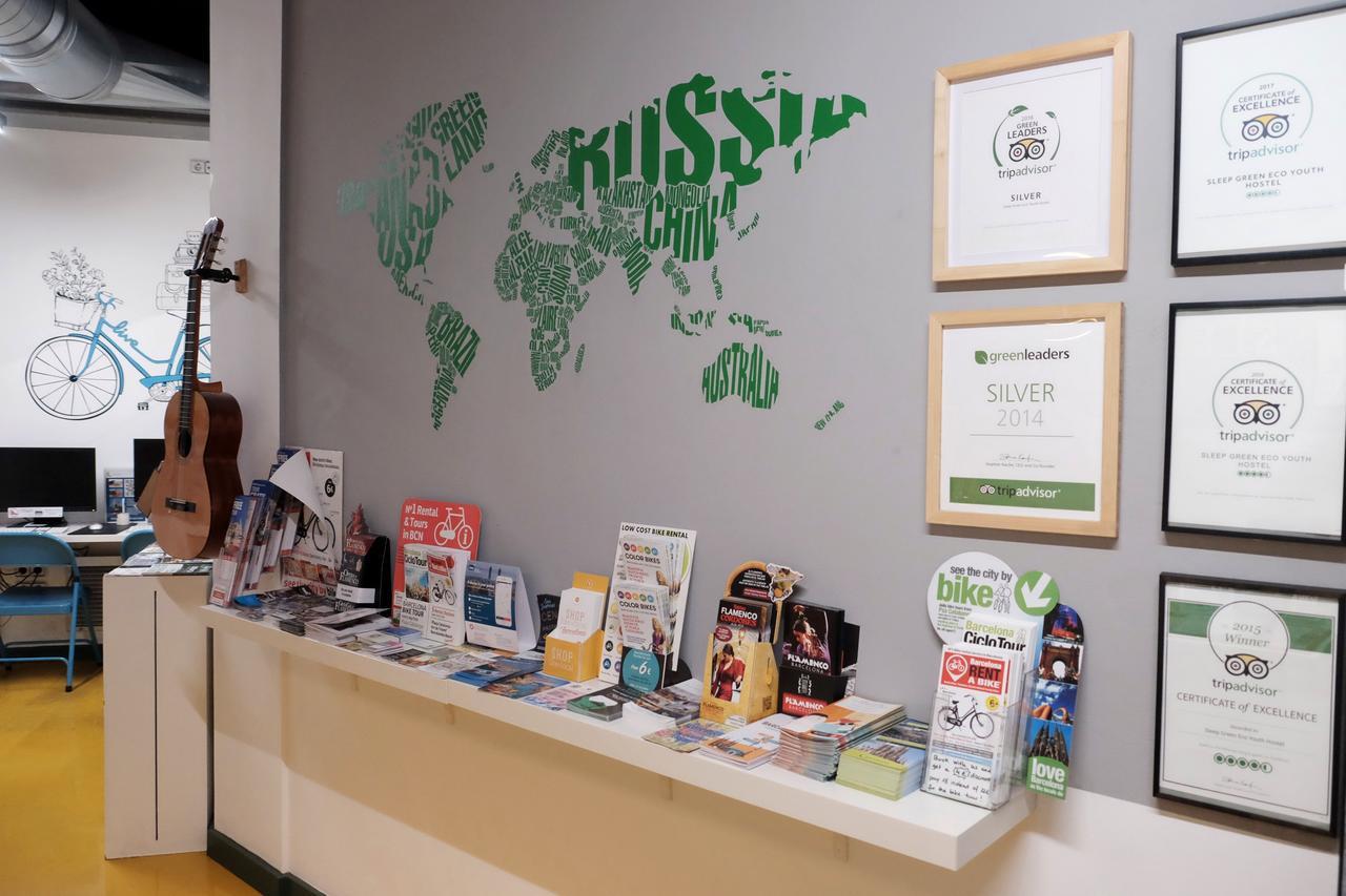 Sleep Green - Certified Eco Youth Hostel Barcellona Esterno foto