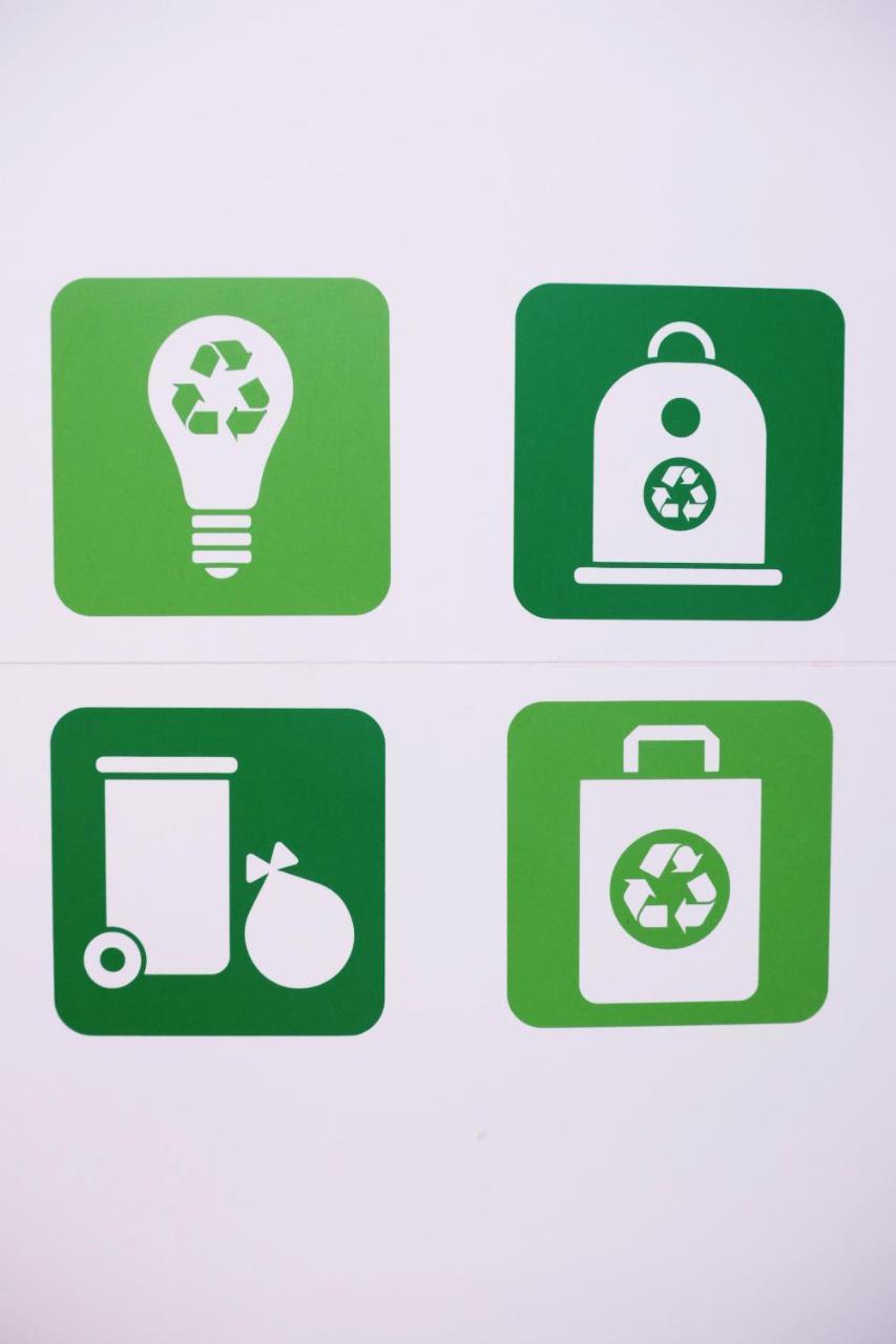 Sleep Green - Certified Eco Youth Hostel Barcellona Esterno foto