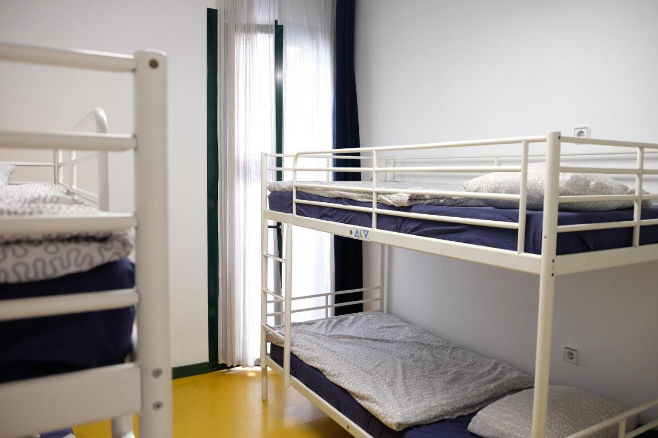 Sleep Green - Certified Eco Youth Hostel Barcellona Esterno foto